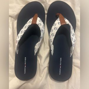 WOMEN'S TOMMY HILFIGER NAUTICAL FLIP-FLOPS SIZE 10